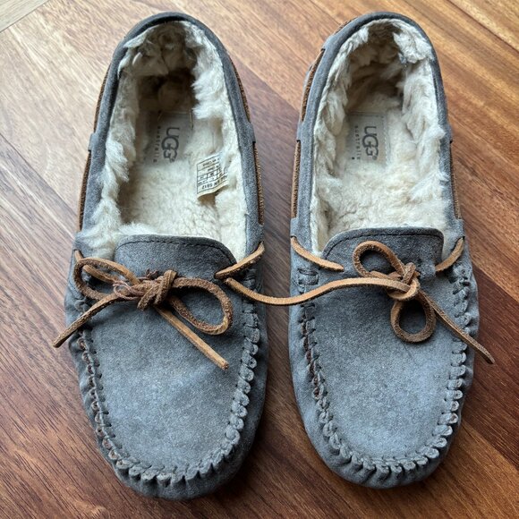 Ugg Dakota Moc Slipper 8 - Picture 1 of 4